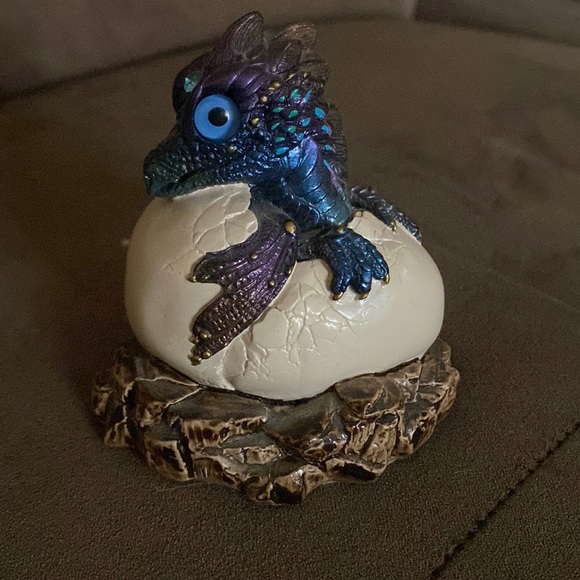 Vintage Pena Windstone Edition -hatching dragon 1984. - Picture 1 of 5